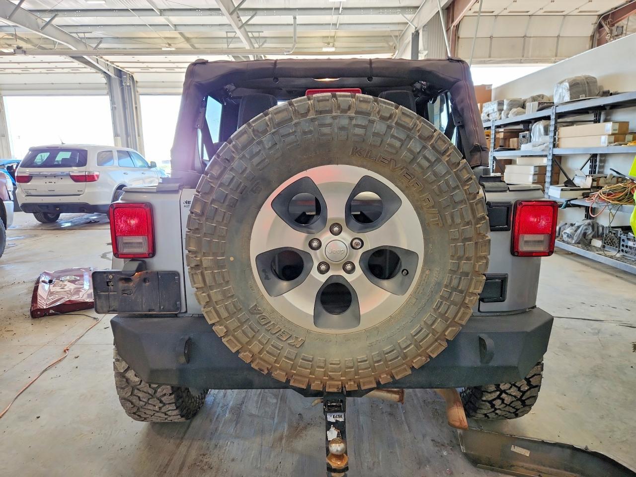 2017 Jeep Wrangler Unlimited Sahara - Image 6