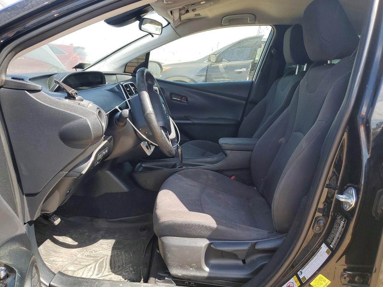 2018 Toyota Prius Two - Фото 7