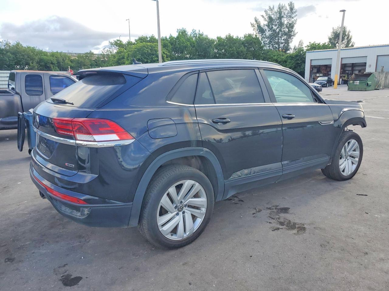 2021 Volkswagen Atlas Cross Sport Se - Фото 3