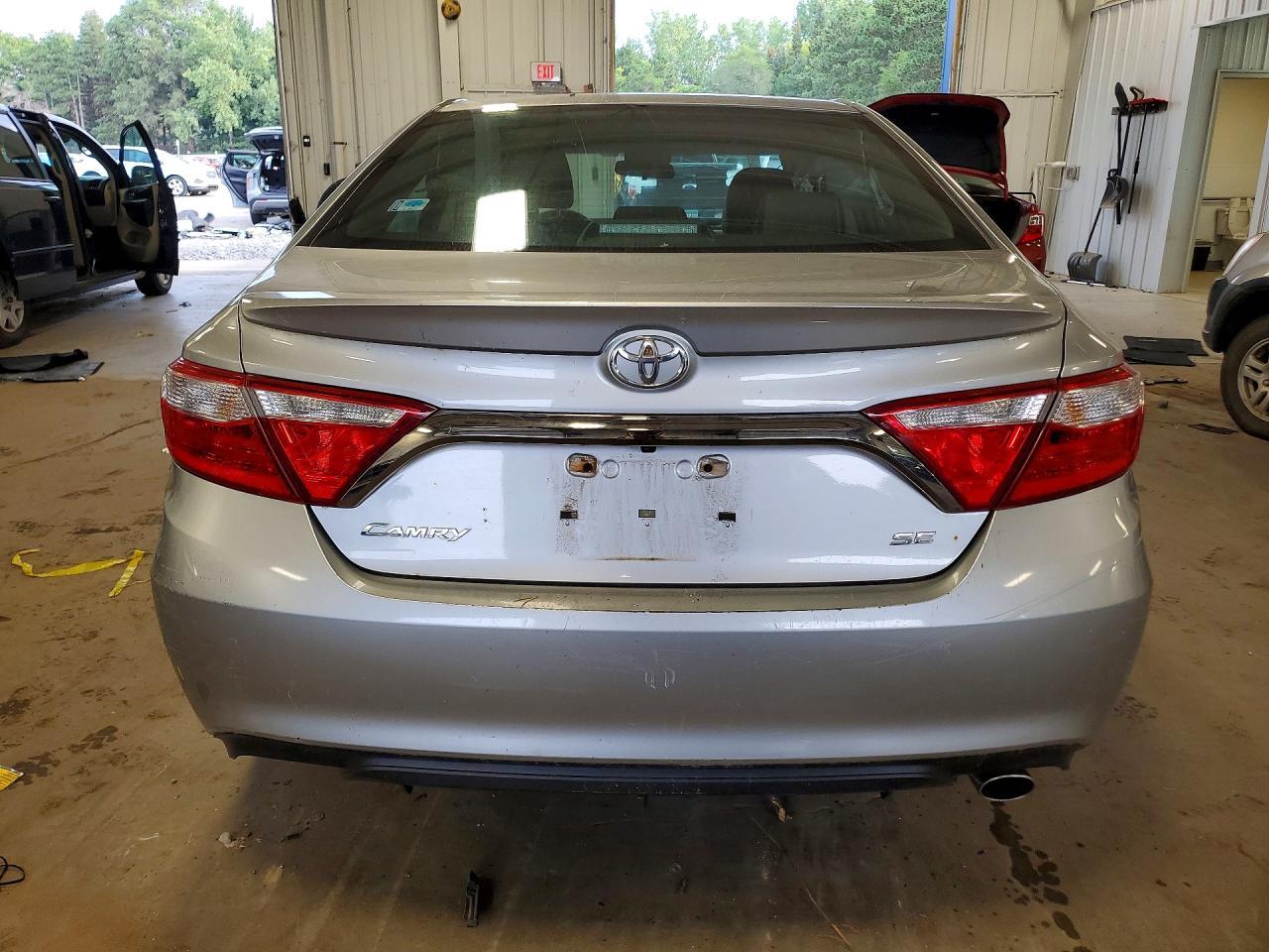 2015 Toyota Camry Se - Фото 6