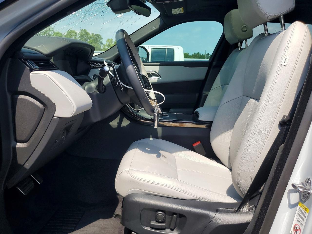 2026 Land Rover Range Rover Velar Dynamic Se - Image 7