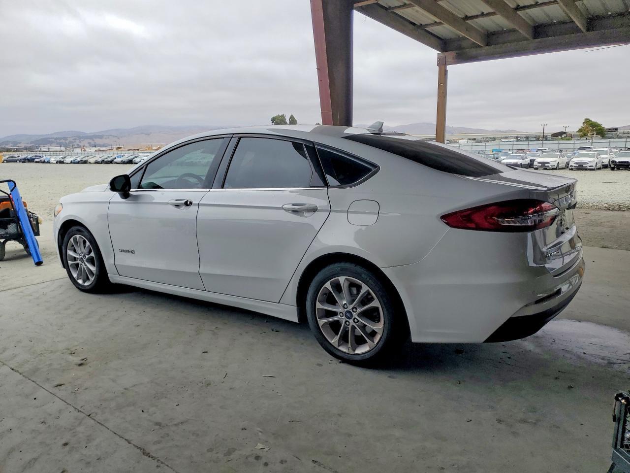 2019 Ford Fusion Se - Фото 2