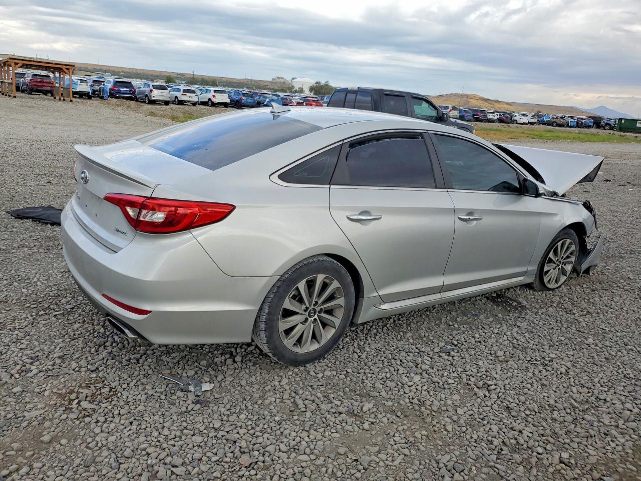 2017 Hyundai Sonata Sport - Image 3