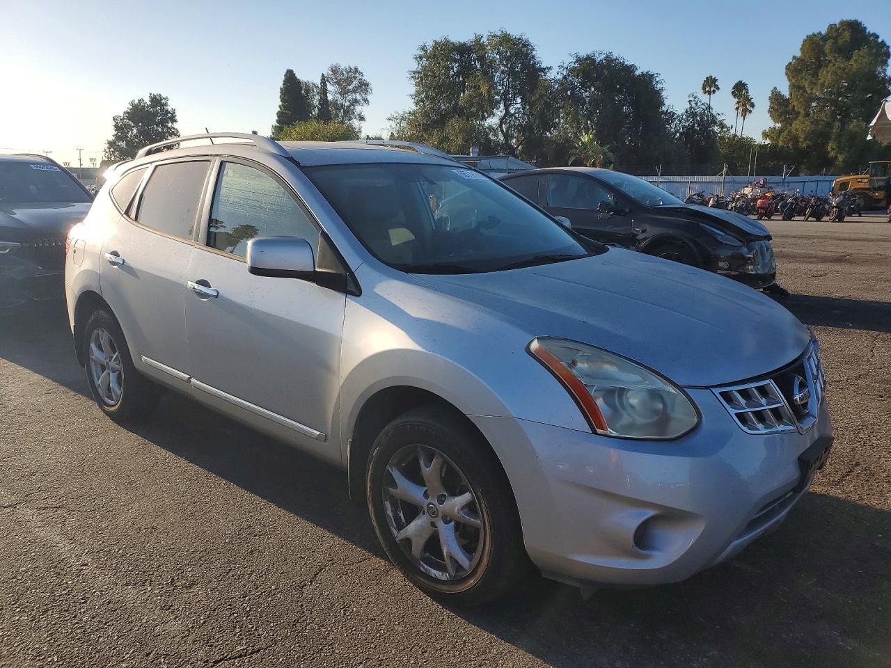 2011 Nissan Rogue S - Фото 4