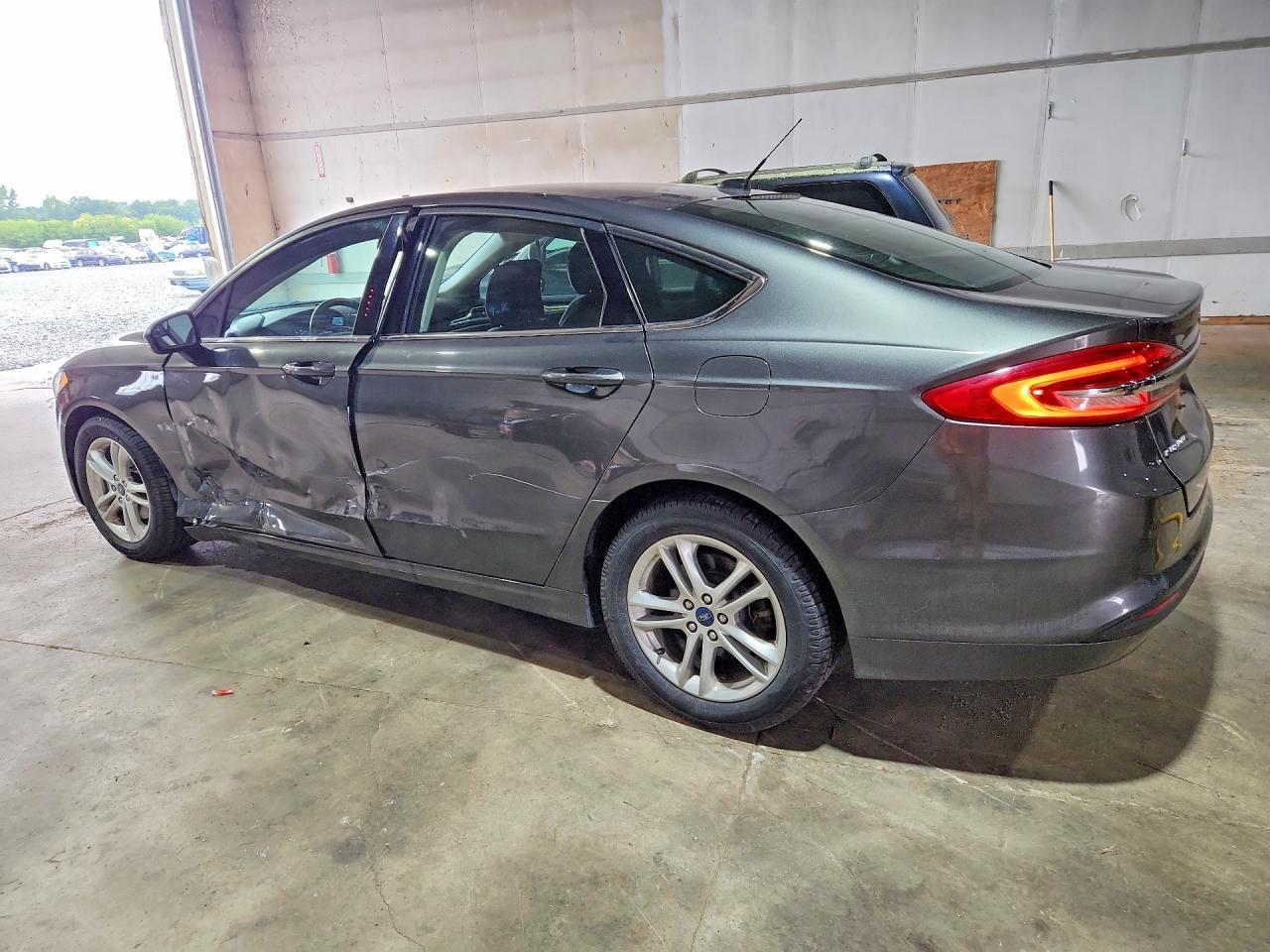 2018 Ford Fusion Se - Фото 2