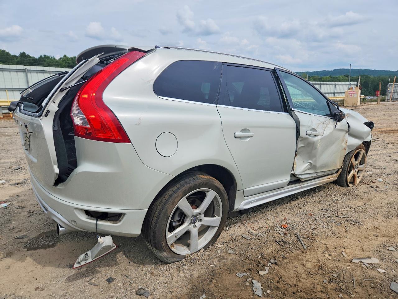 2011 Volvo Xc60 3.2 - Image 3