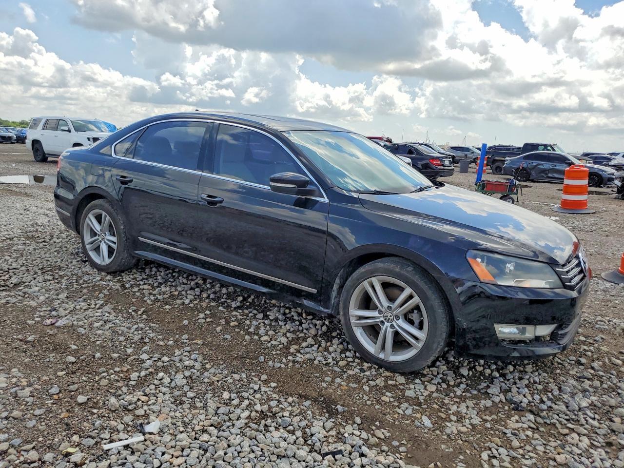 2013 Volkswagen Passat Se - Image 4