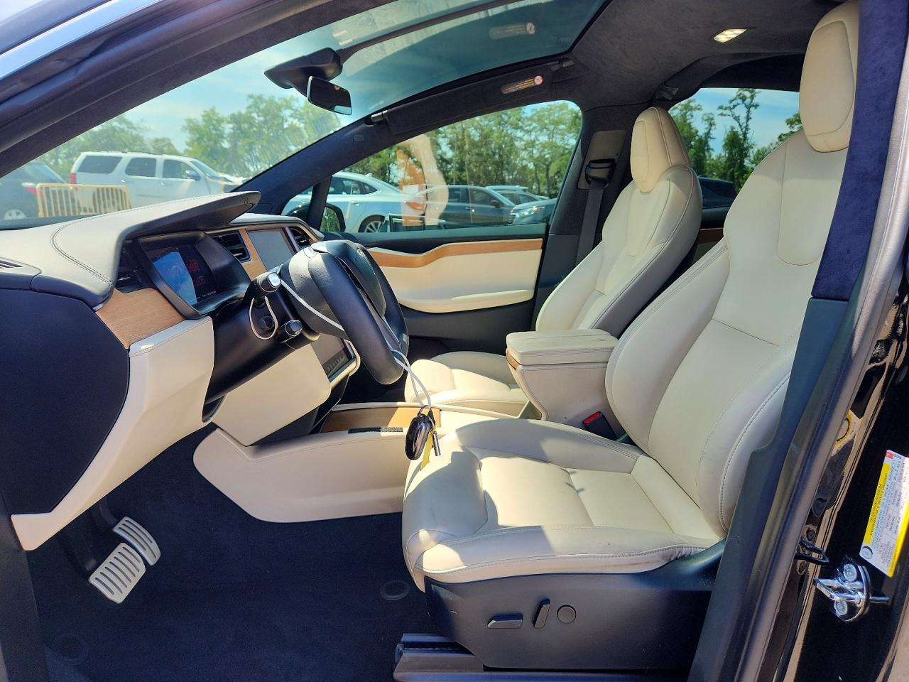 2020 Tesla Model X - Image 7