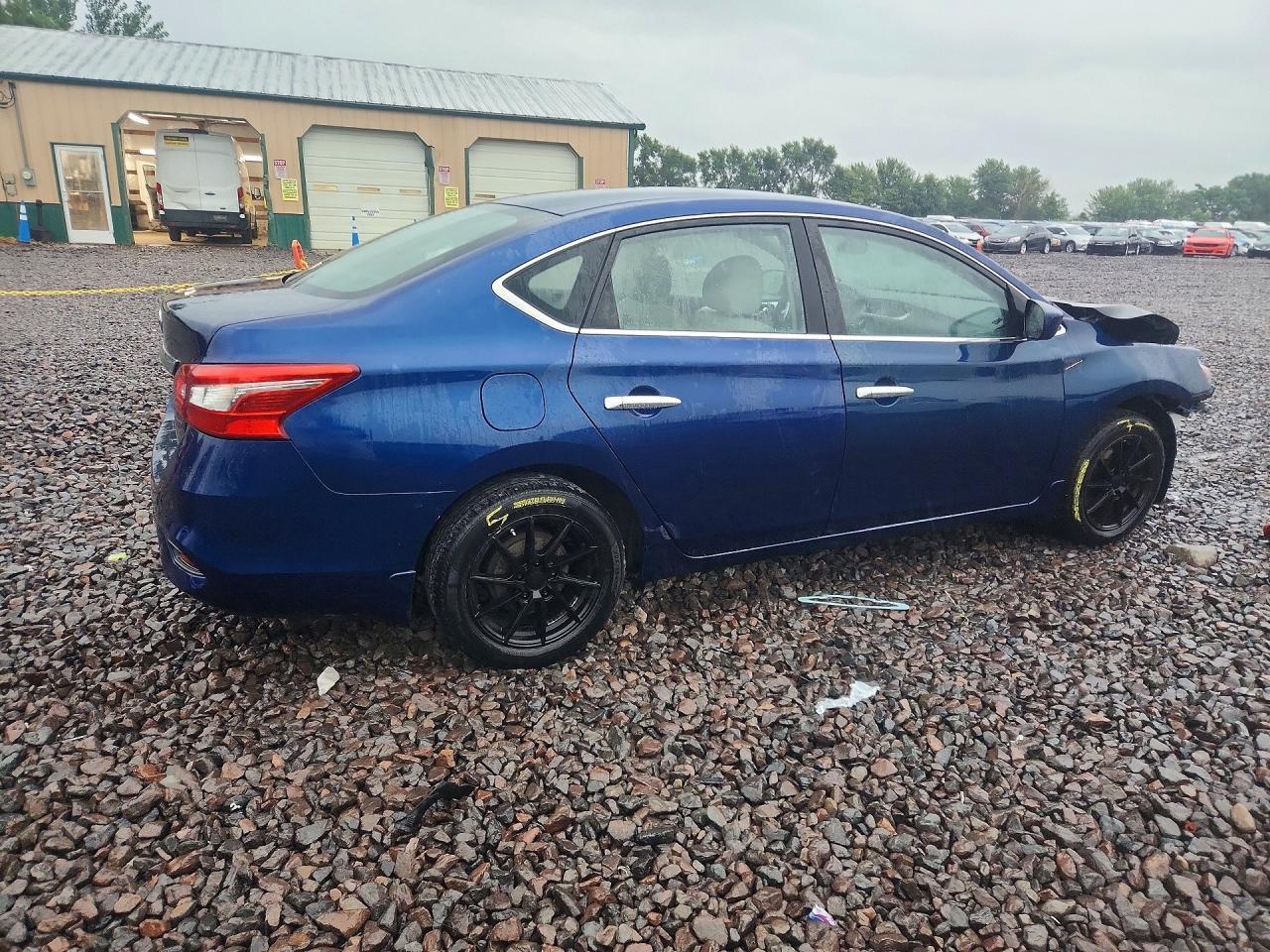2016 Nissan Sentra S - Фото 3
