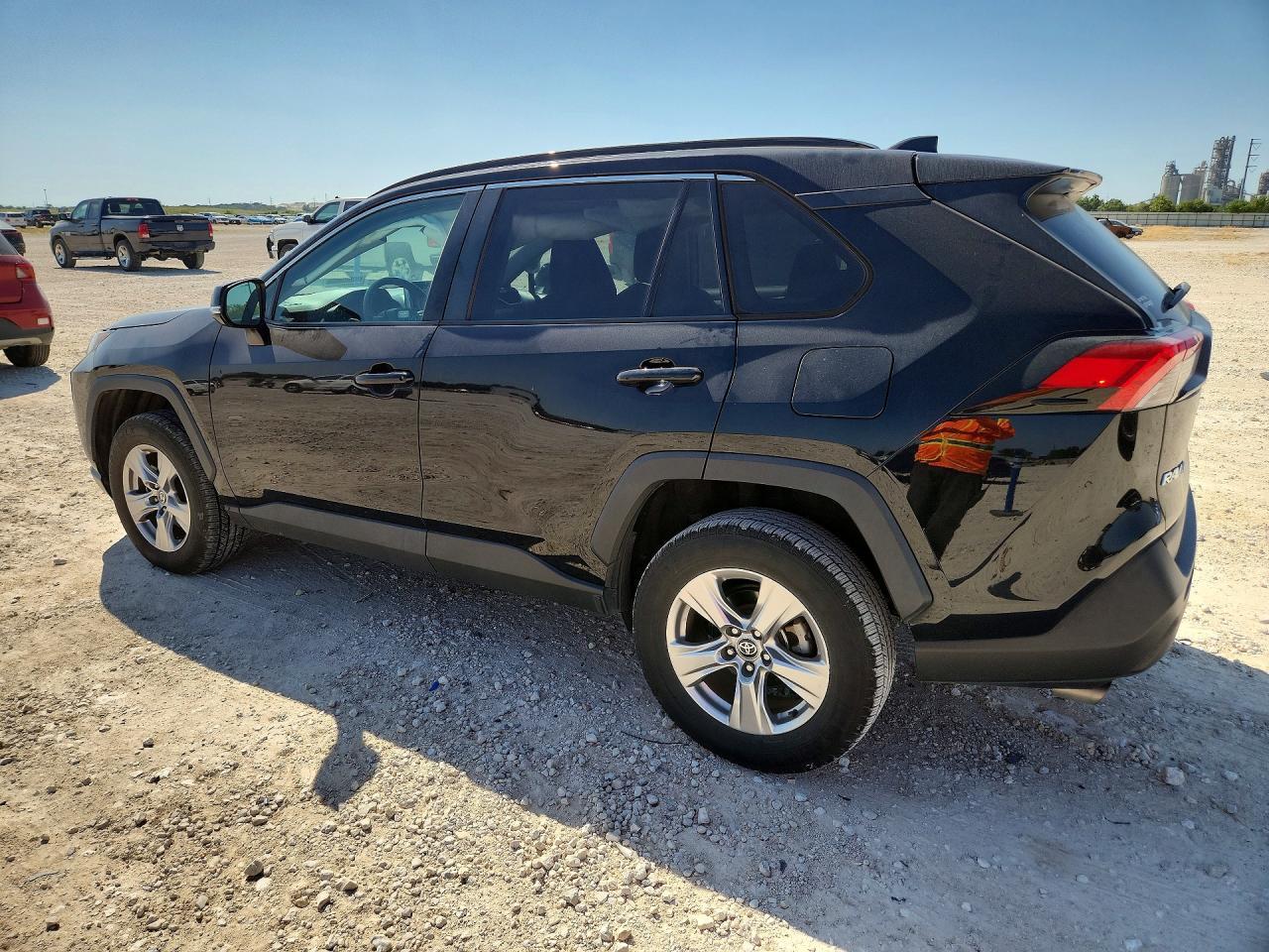 2023 Toyota Rav4 Xle - Фото 2