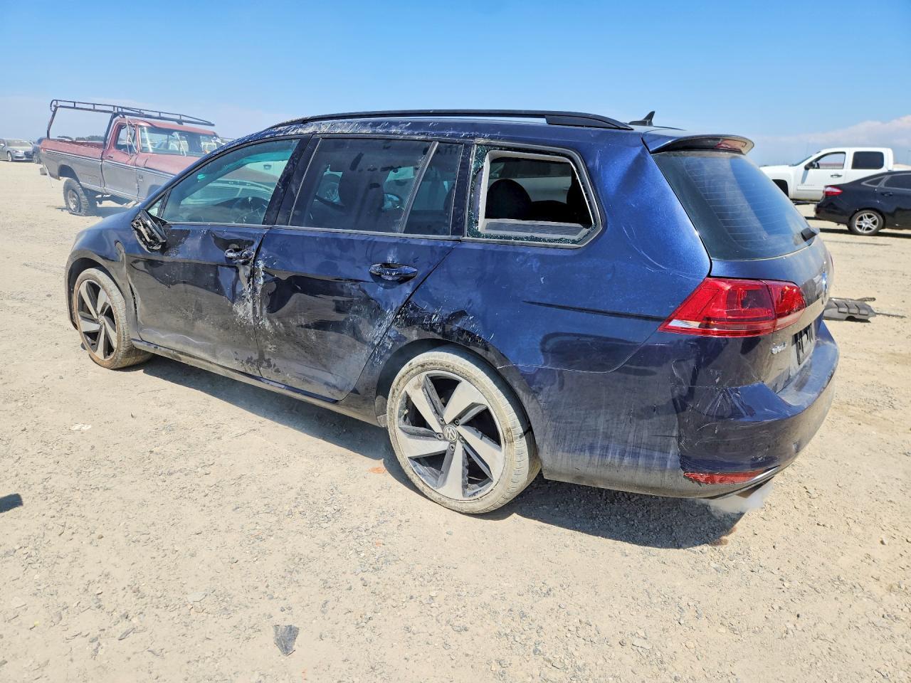 2017 Volkswagen Golf Sportwagen S - Фото 2