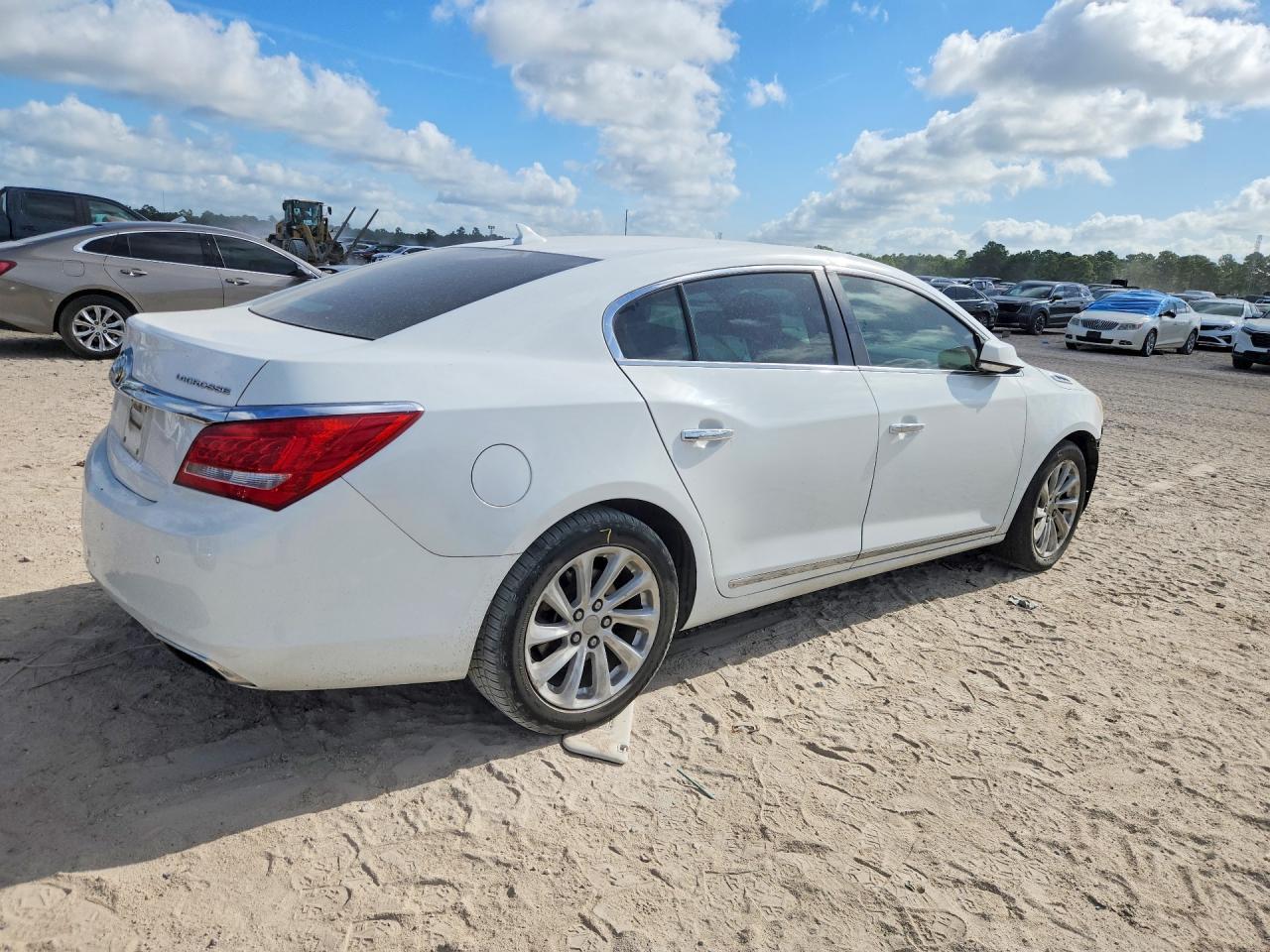 2014 Buick Lacrosse - Image 3