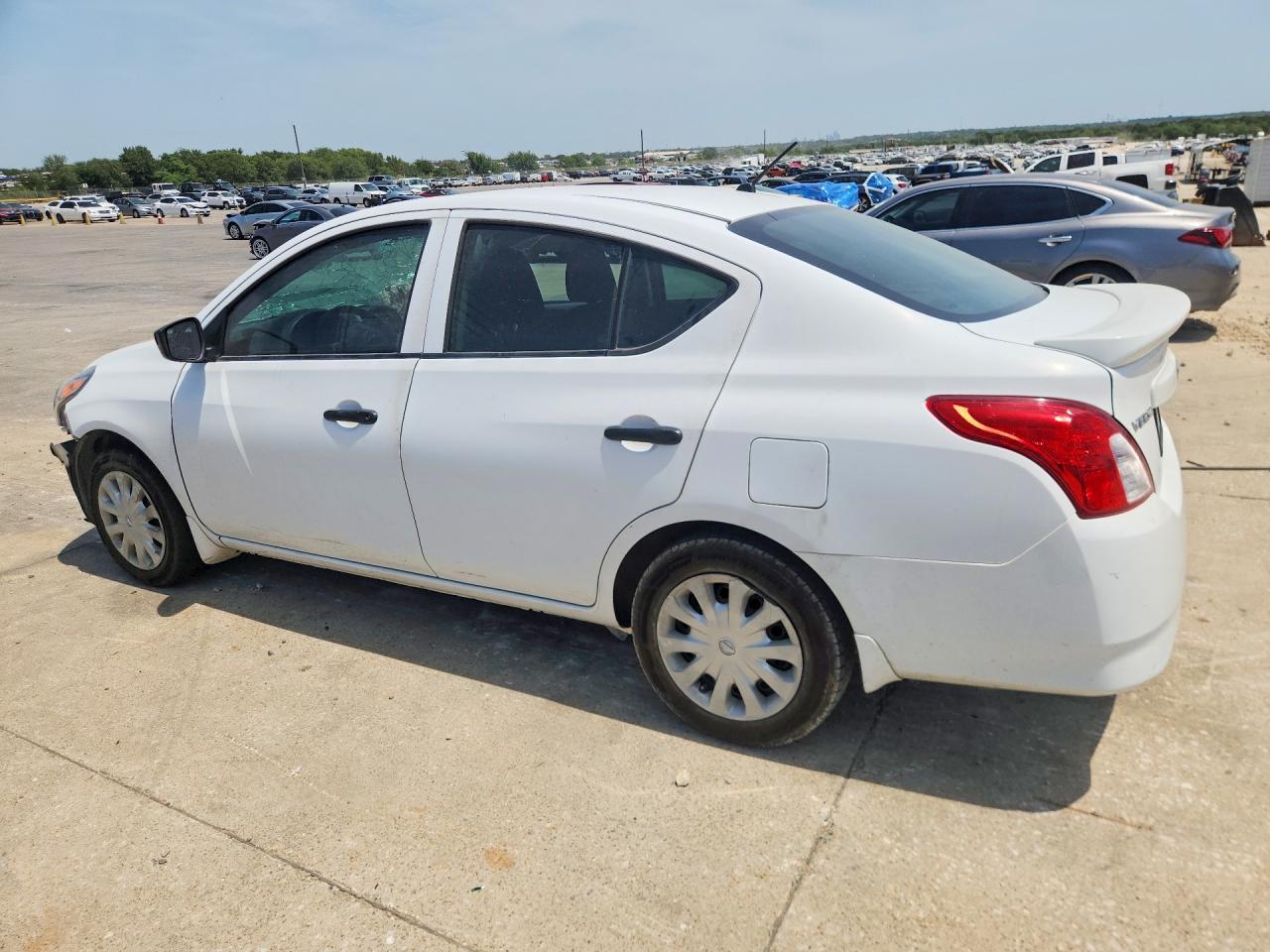 2018 Nissan Versa S Plus - Фото 2