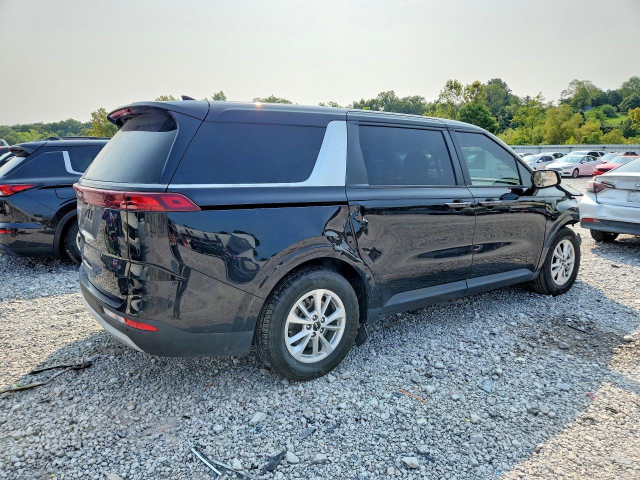 2023 Kia Carnival Lx - Image 3
