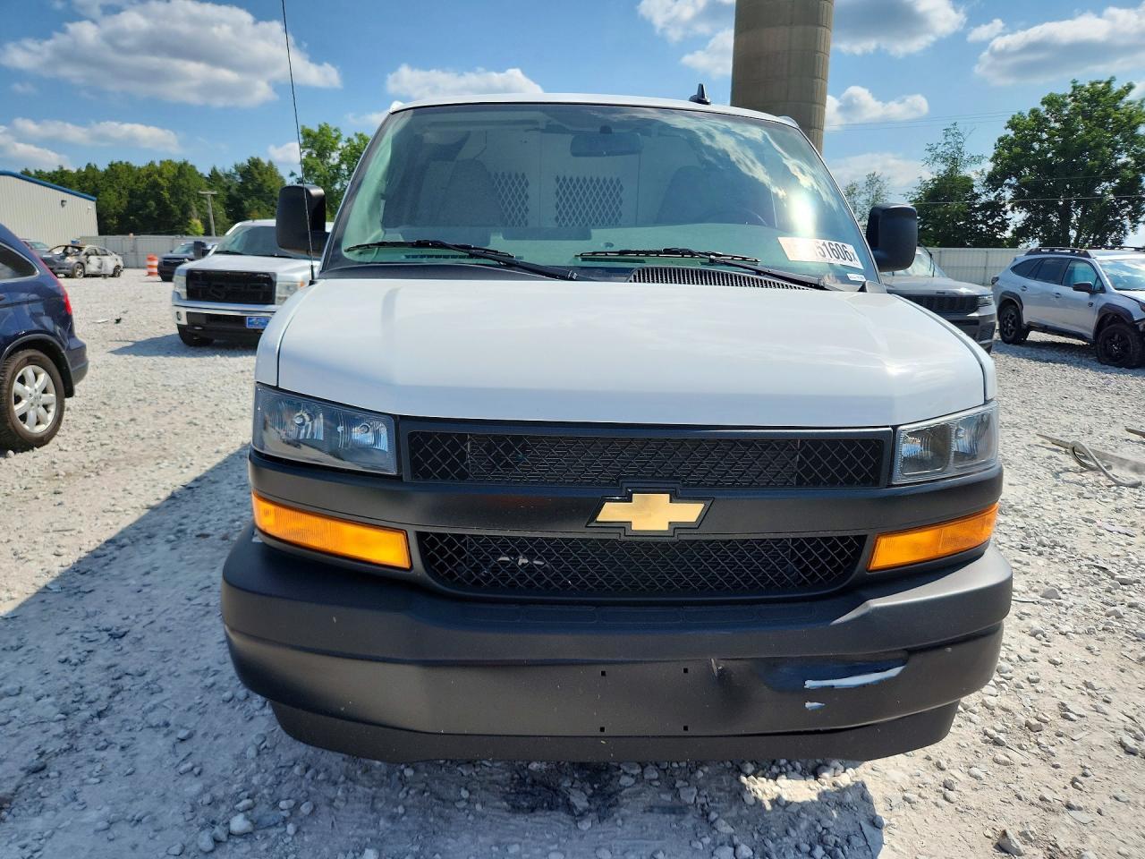 2025 Chevrolet Express G2500 - Фото 6