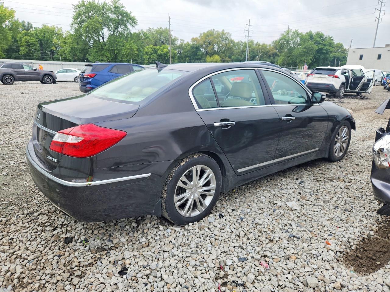 2014 Hyundai Genesis 3.8L - Фото 3