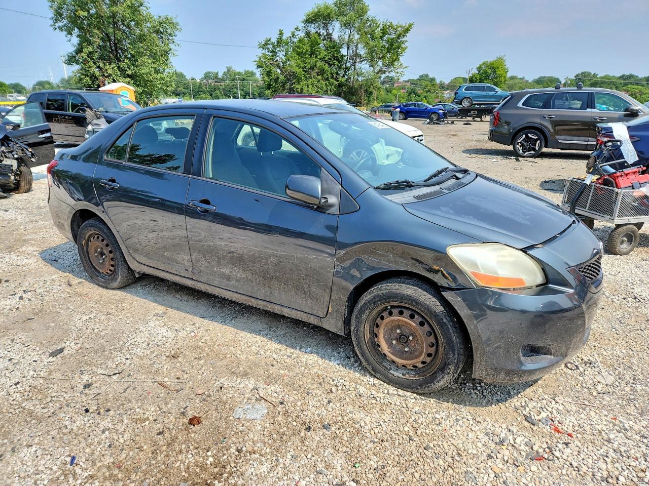 2011 Toyota Yaris Base - Фото 4