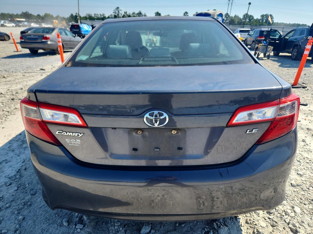 2014 Toyota Camry Le - Фото 6