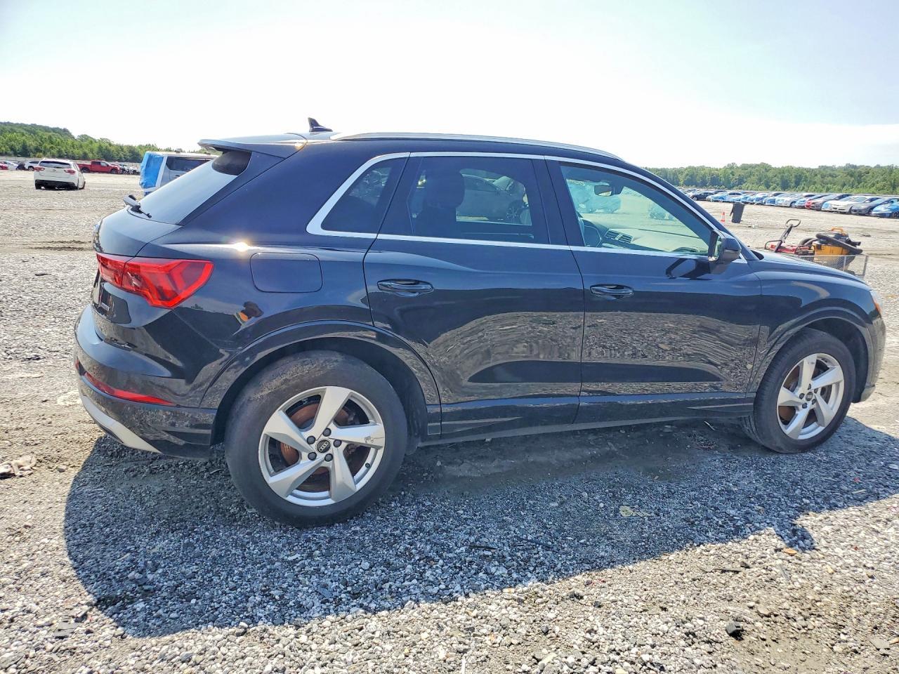 2021 Audi Q3 Premium 40 - Фото 3