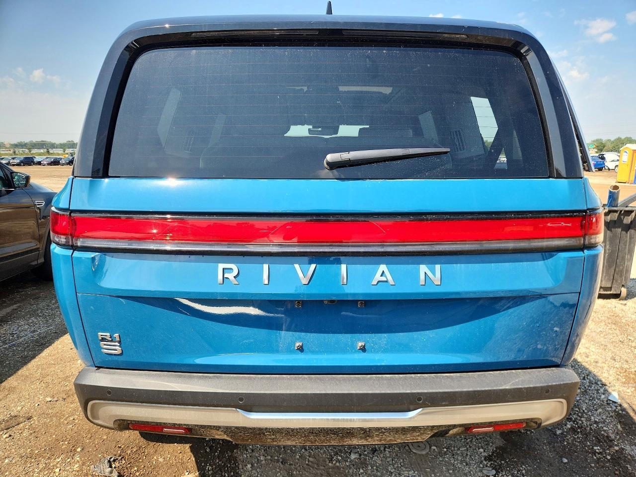 2026 Rivian R1S Adventure - Фото 6