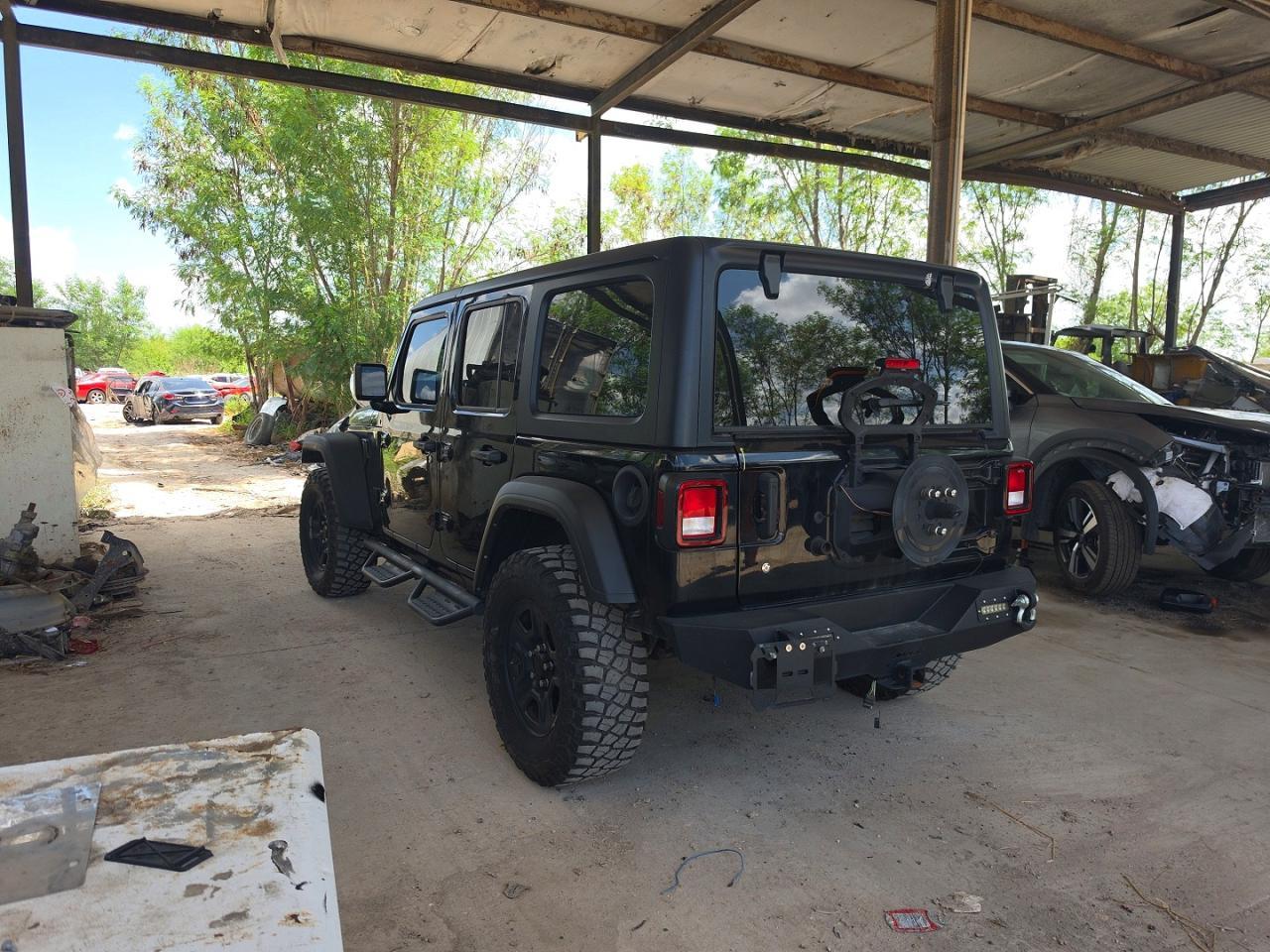 2022 Jeep Wrangler Unlimited Sport - Фото 3