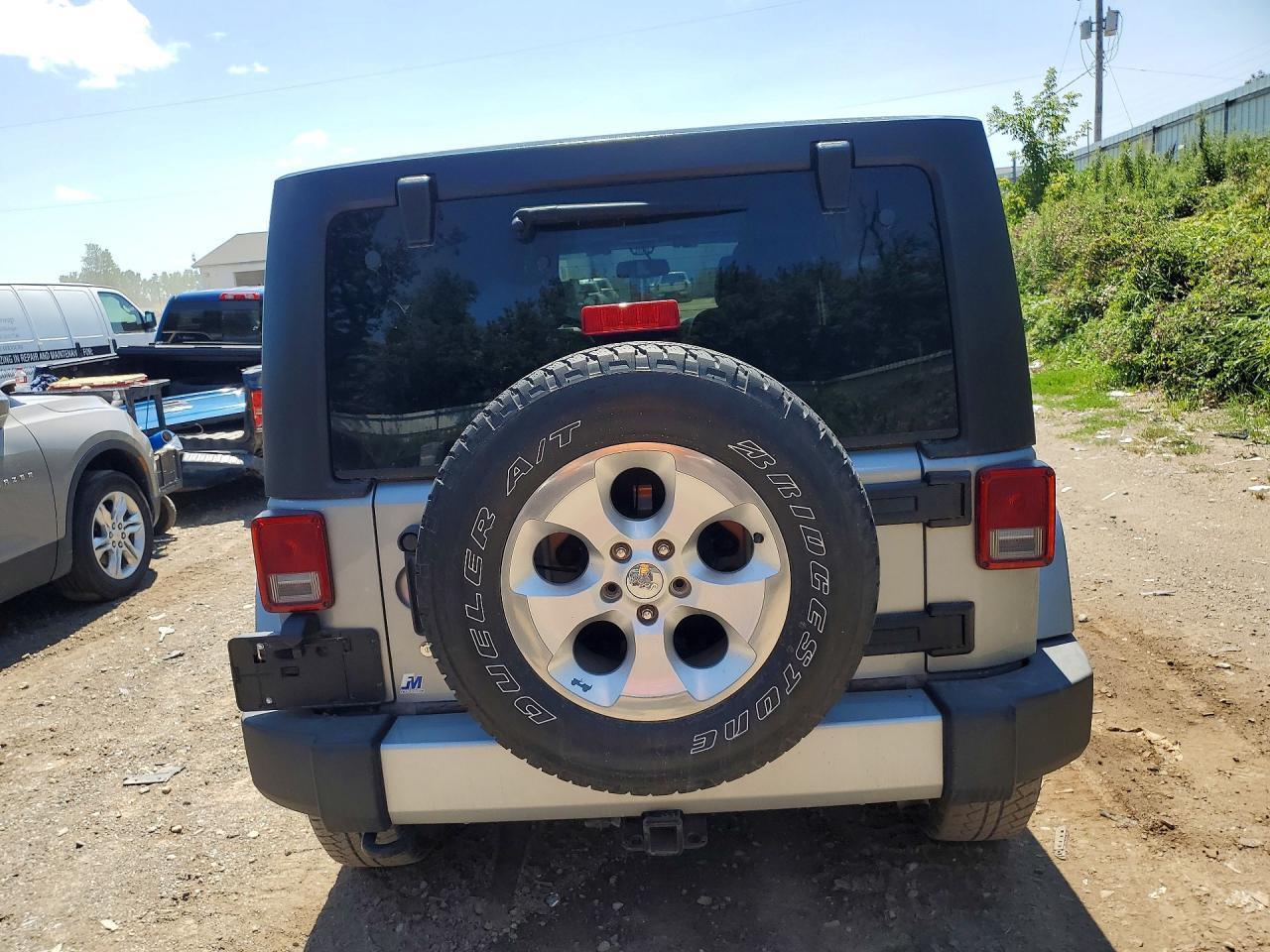 2013 Jeep Wrangler Unlimited Sahara - Фото 6