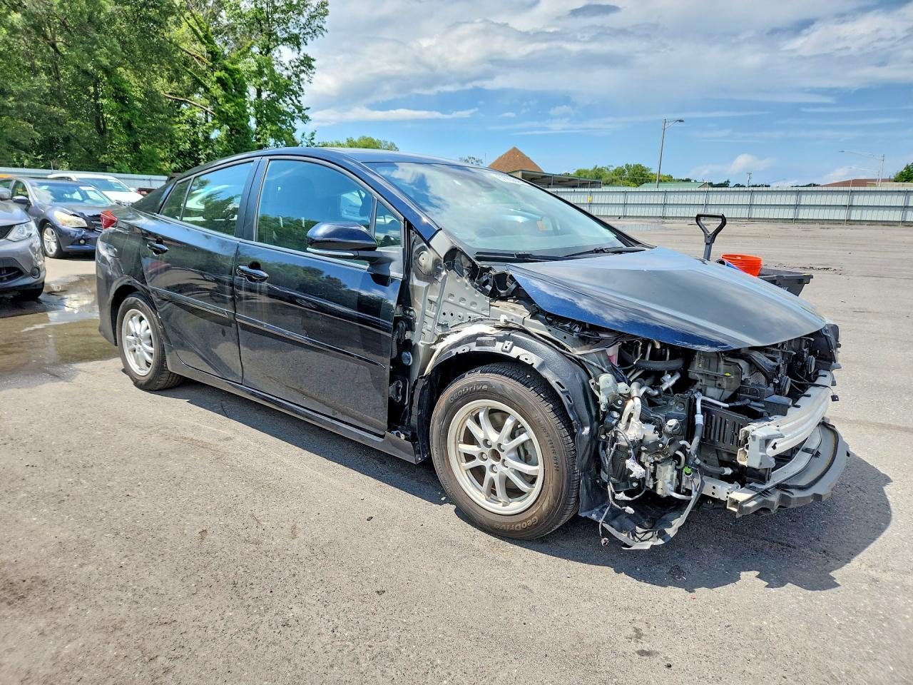 2021 Toyota Prius Prime Le - Image 4