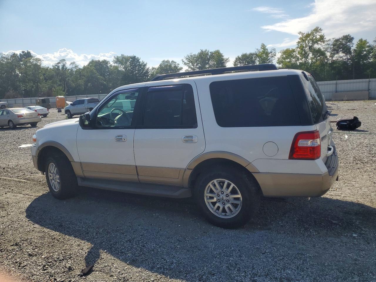 2014 Ford Expedition Xlt - Image 2