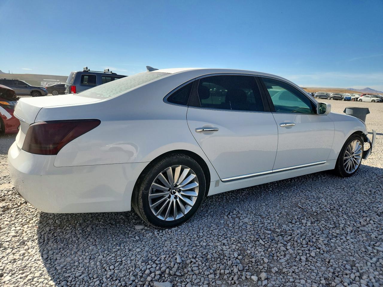 2014 Hyundai Equus Gls (Middle Level) - Image 3