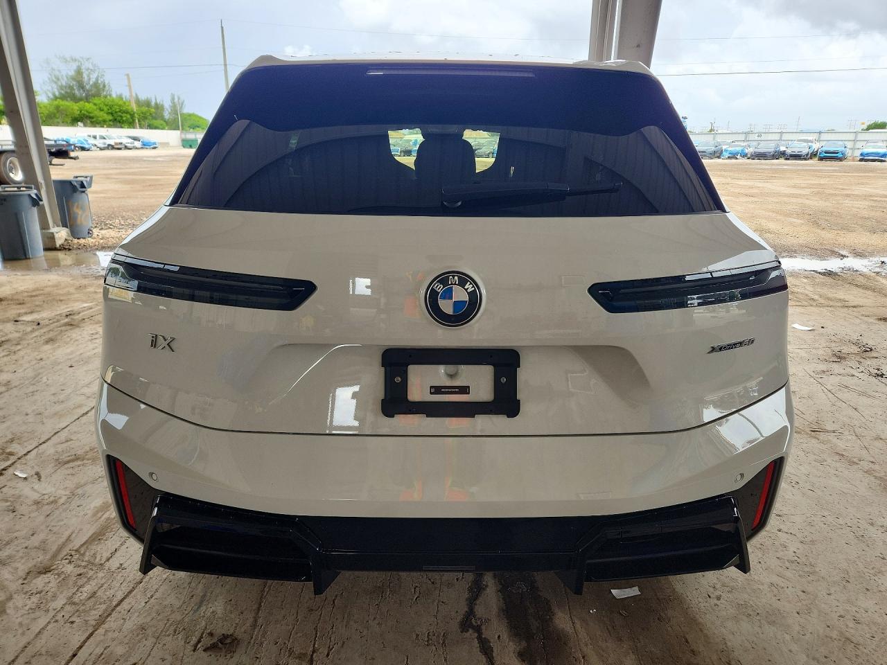 2026 BMW Ix xDrive60 - Image 6