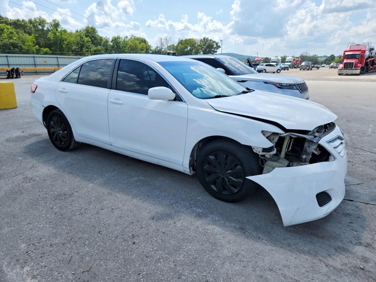2010 Toyota Camry Le - Фото 4