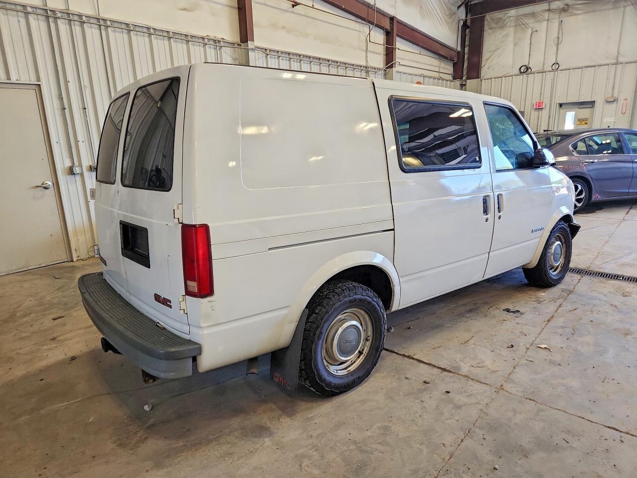 1999 GMC Safari Xt - Image 3