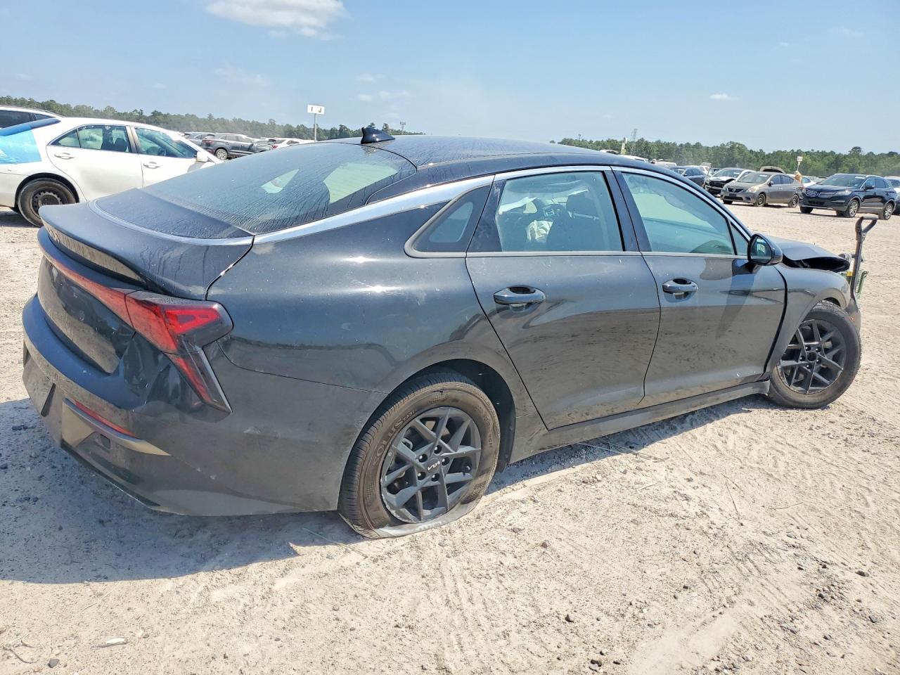 2025 Kia K5 Lxs - Image 3