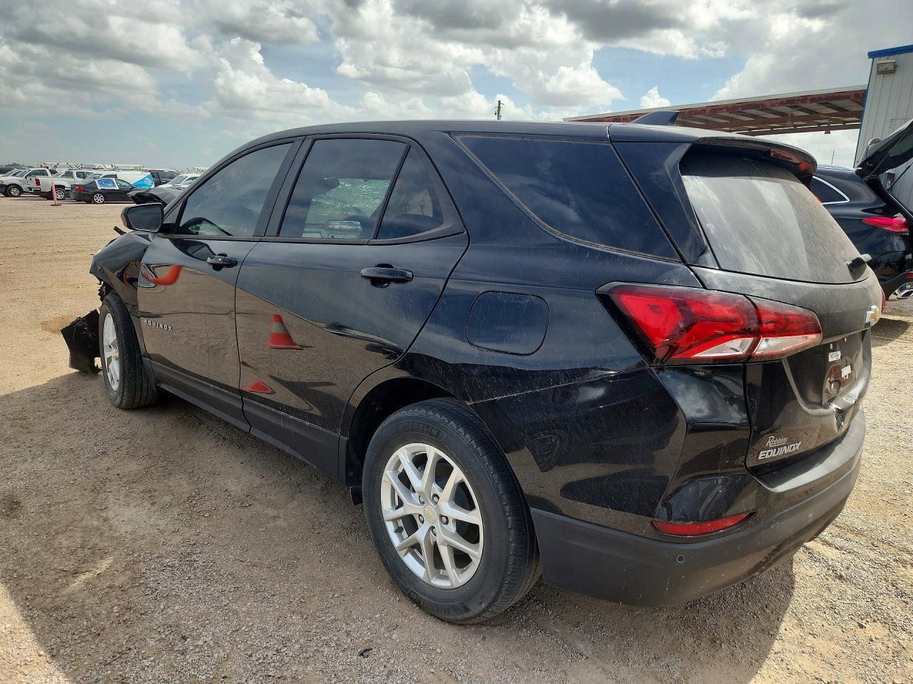 2024 Chevrolet Equinox Ls - Фото 2