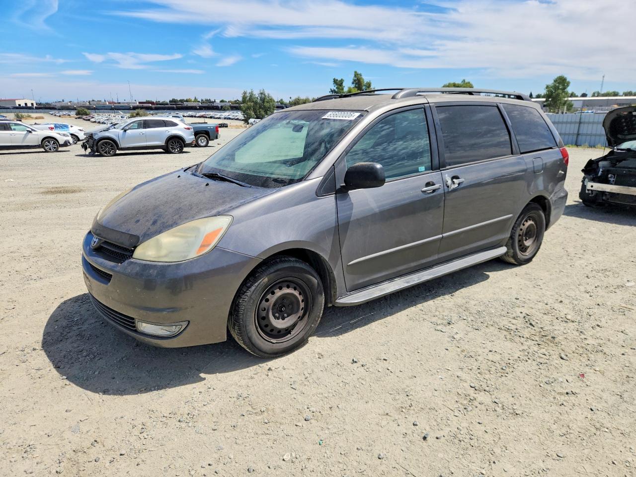 2004 Toyota Sienna Le 8 Passenger
