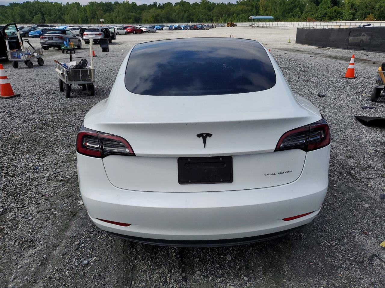 2023 Tesla Model 3 - Image 6