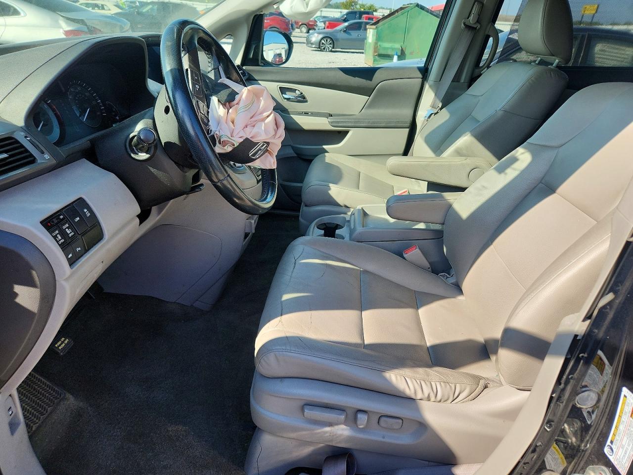 2016 Honda Odyssey Touring - Image 7