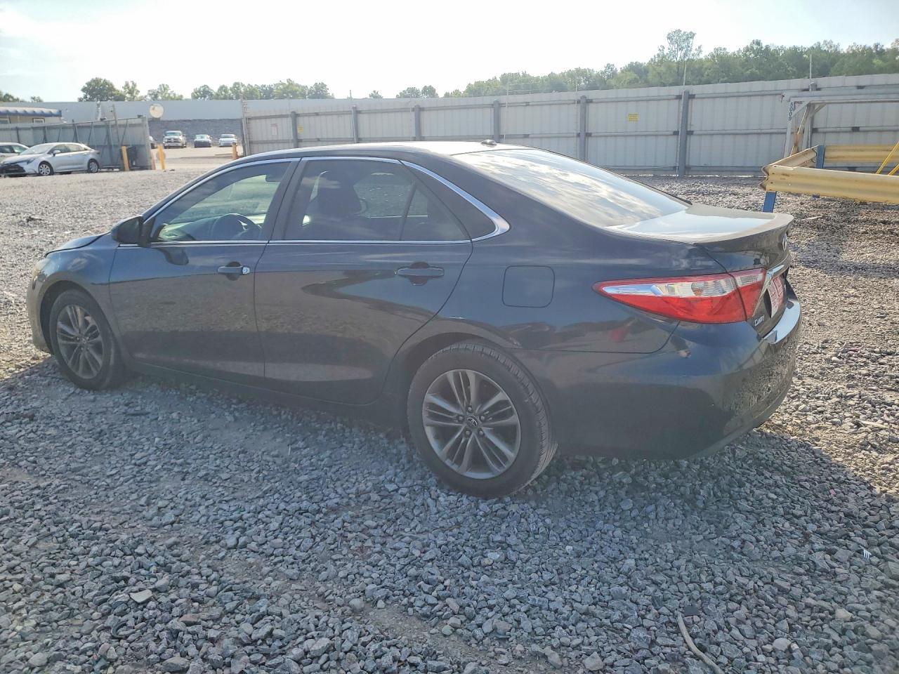 2015 Toyota Camry Se - Фото 2