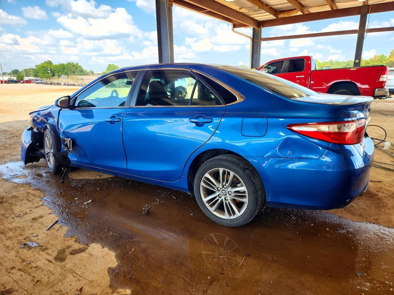 2017 Toyota Camry Se - Фото 2