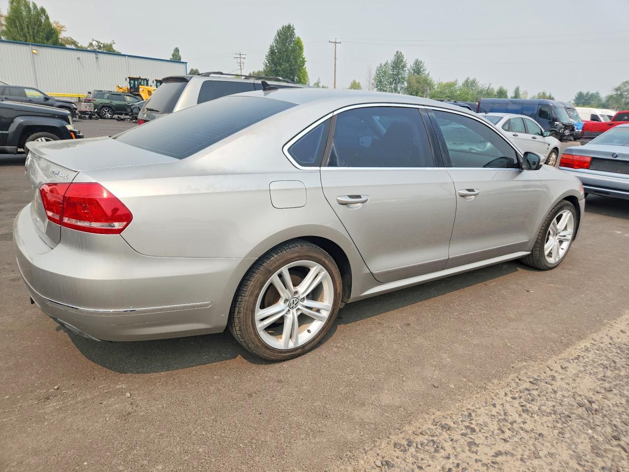2014 Volkswagen Passat Sel - Image 3