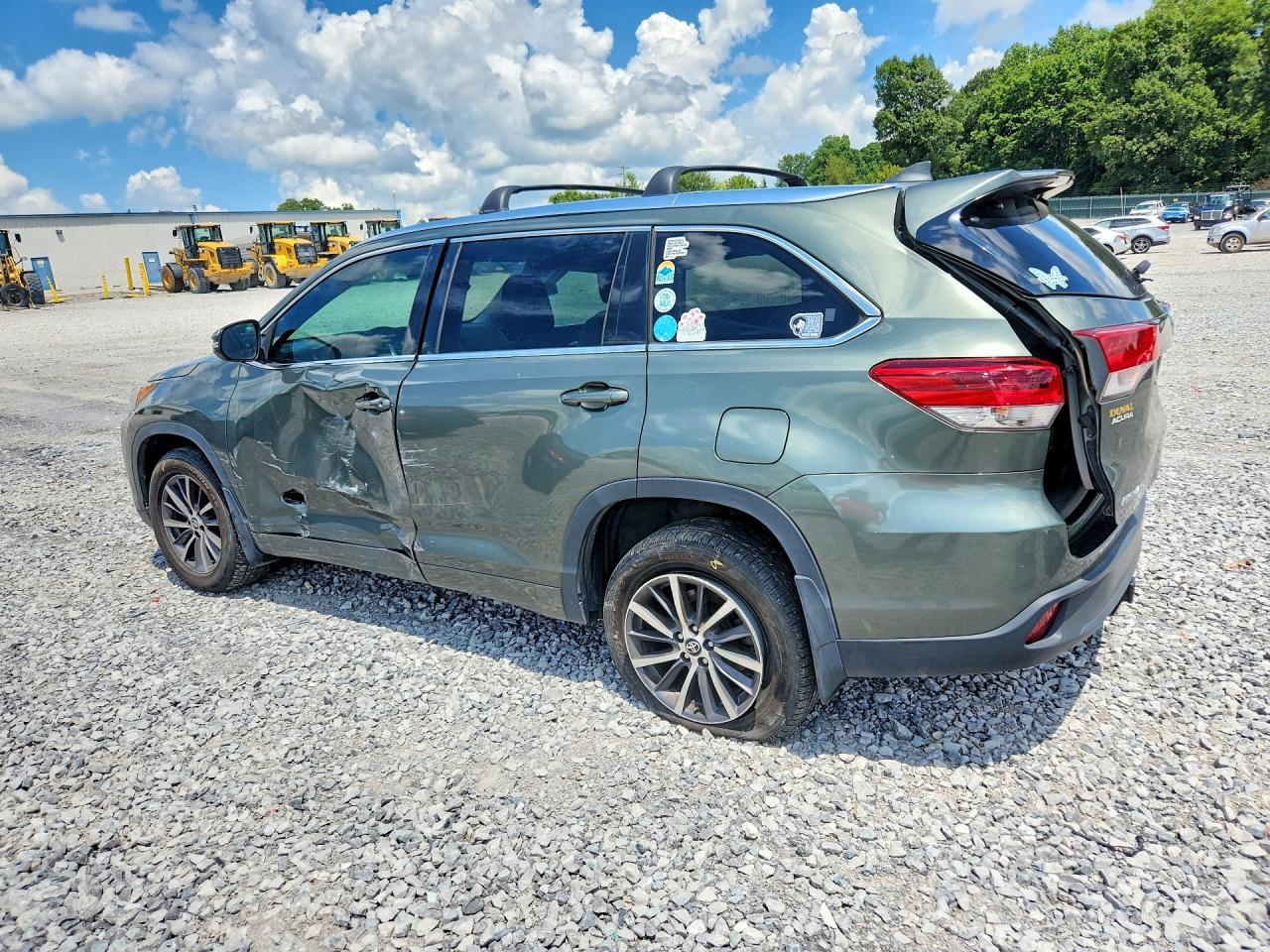 2018 Toyota Highlander Xle - Image 2