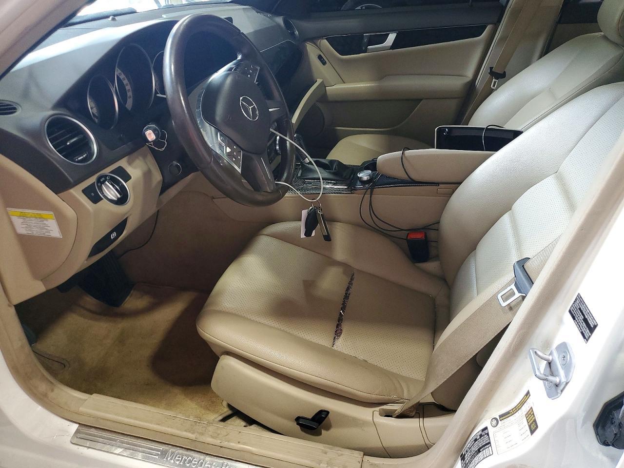 2013 Mercedes-Benz C 300 4Matic - Image 7
