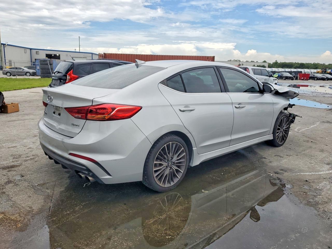 2017 Hyundai Elantra Sport - Image 3