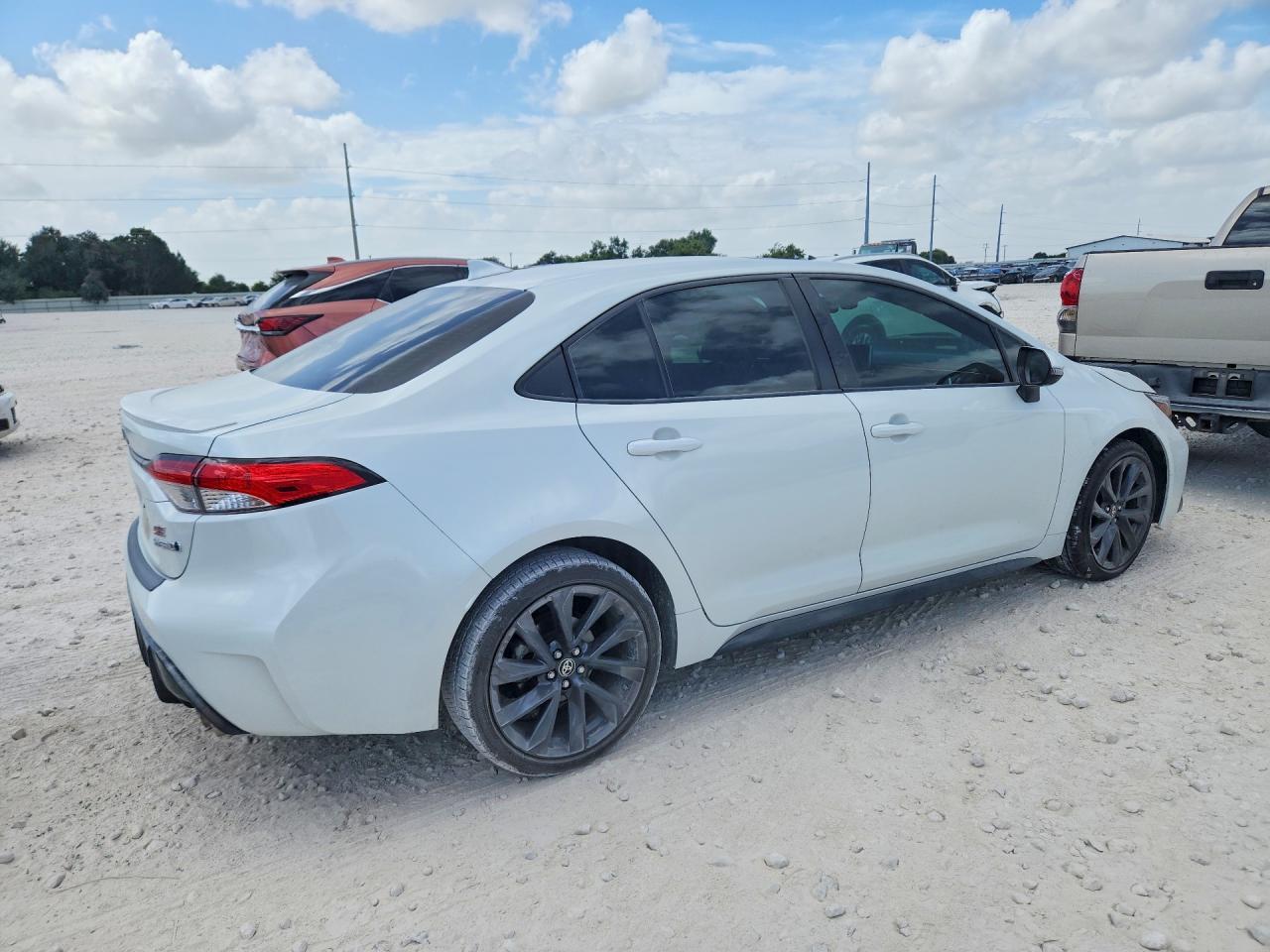 2023 Toyota Corolla Hybrid Se - Image 3