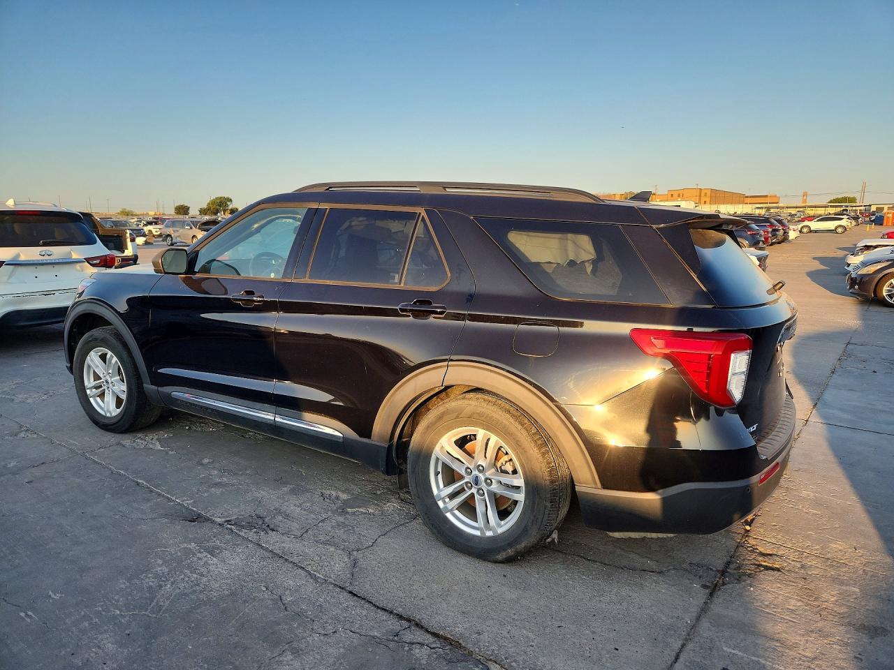 2020 Ford Explorer Xlt - Image 2
