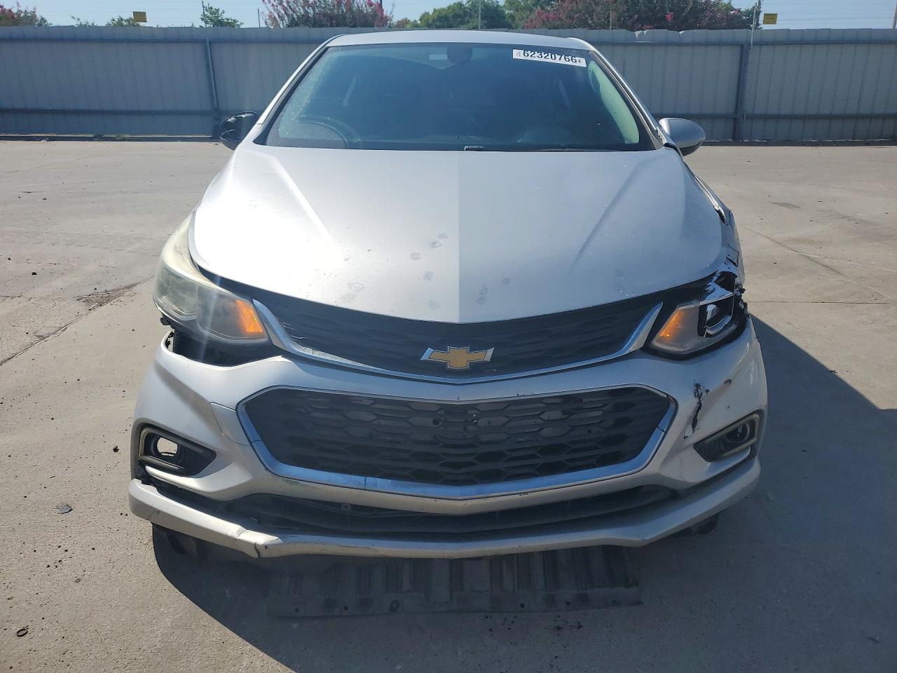 2017 Chevrolet Cruze Ls - Image 5