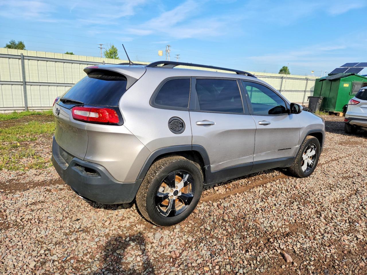 2018 Jeep Cherokee Latitude - Image 3