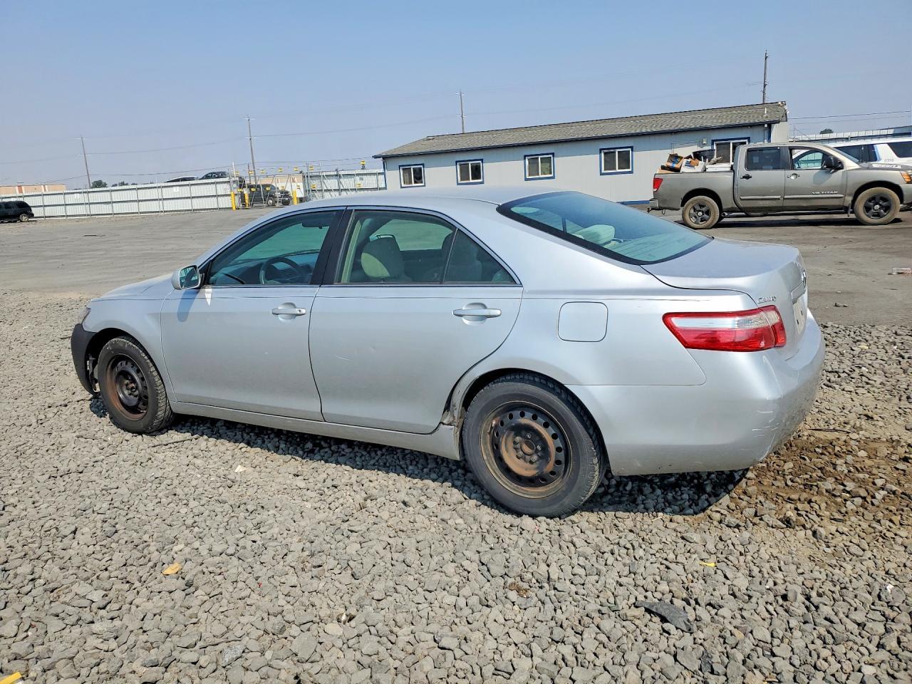 2008 Toyota Camry Le - Фото 2
