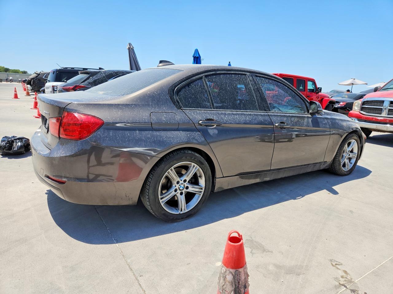 2013 BMW 328 - Фото 3