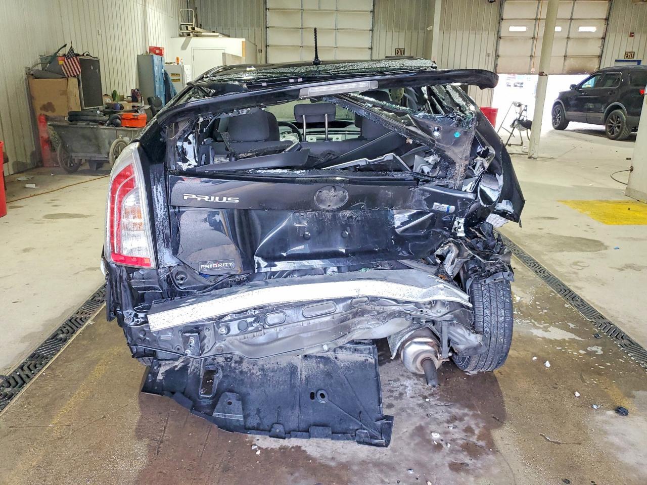 2015 Toyota Prius Two - Image 6